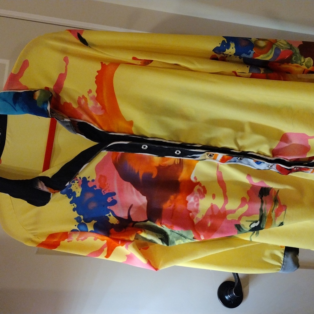 Splashy Colored top by Mesmerize